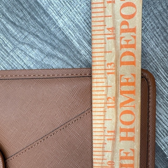 MICHEAL KORS faux leather snap designer Ipad or woman quiet luxury trendy Clutch - Picture 7 of 9